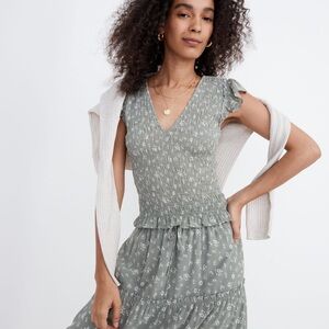 EUC Madewell V Neck Smocked Top 20W